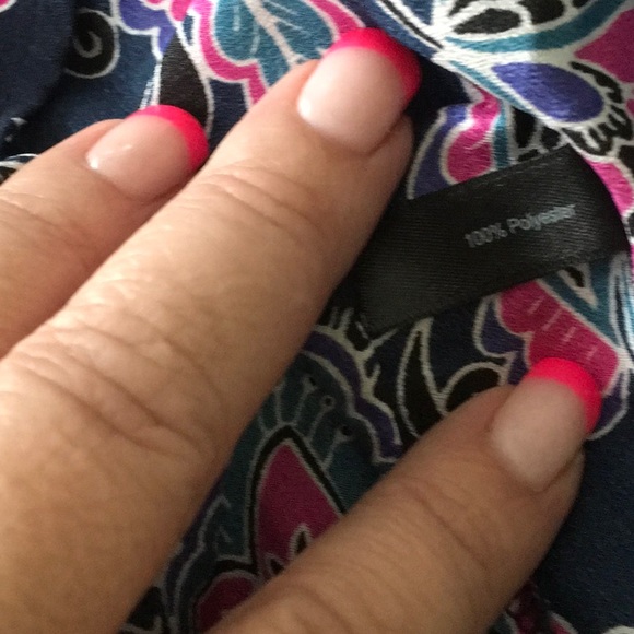 The Limited Cap Sleeve Top - Picture 4 of 5